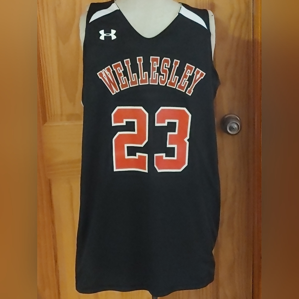 Wellesley College Basketball Jersey Boston MA Size Medium Two Sided Like New 🏀